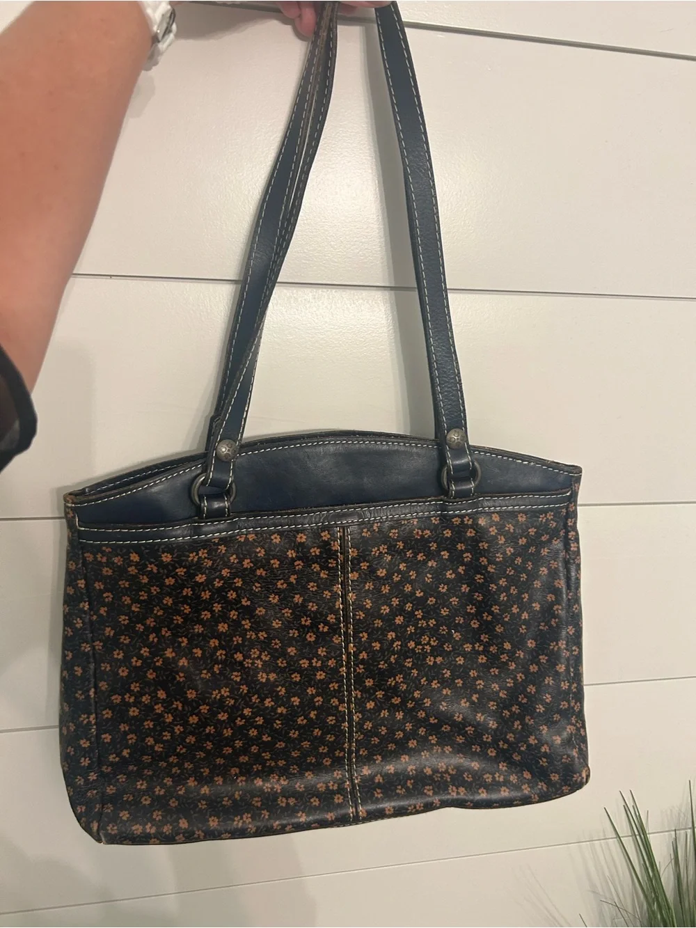 Patricia Nash Dark Navy 100% Full Grain Leather shoulder bag Floral Design
